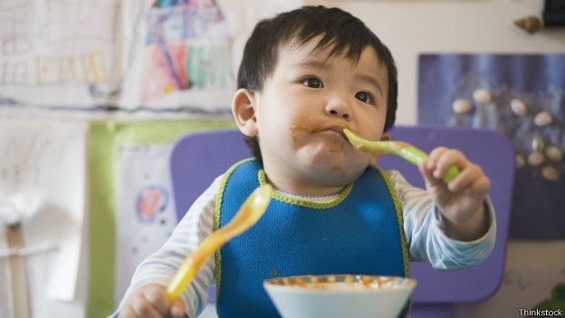 Pais foram orientados a ir além da batata e da cenoura nas papinhas (Foto: Thinkstock/BBC)